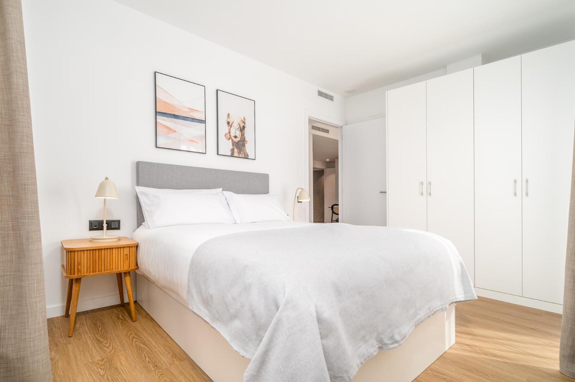 Limehome Barcelona Placa Pirineus L'Hospitalet de Llobregat Exterior photo
