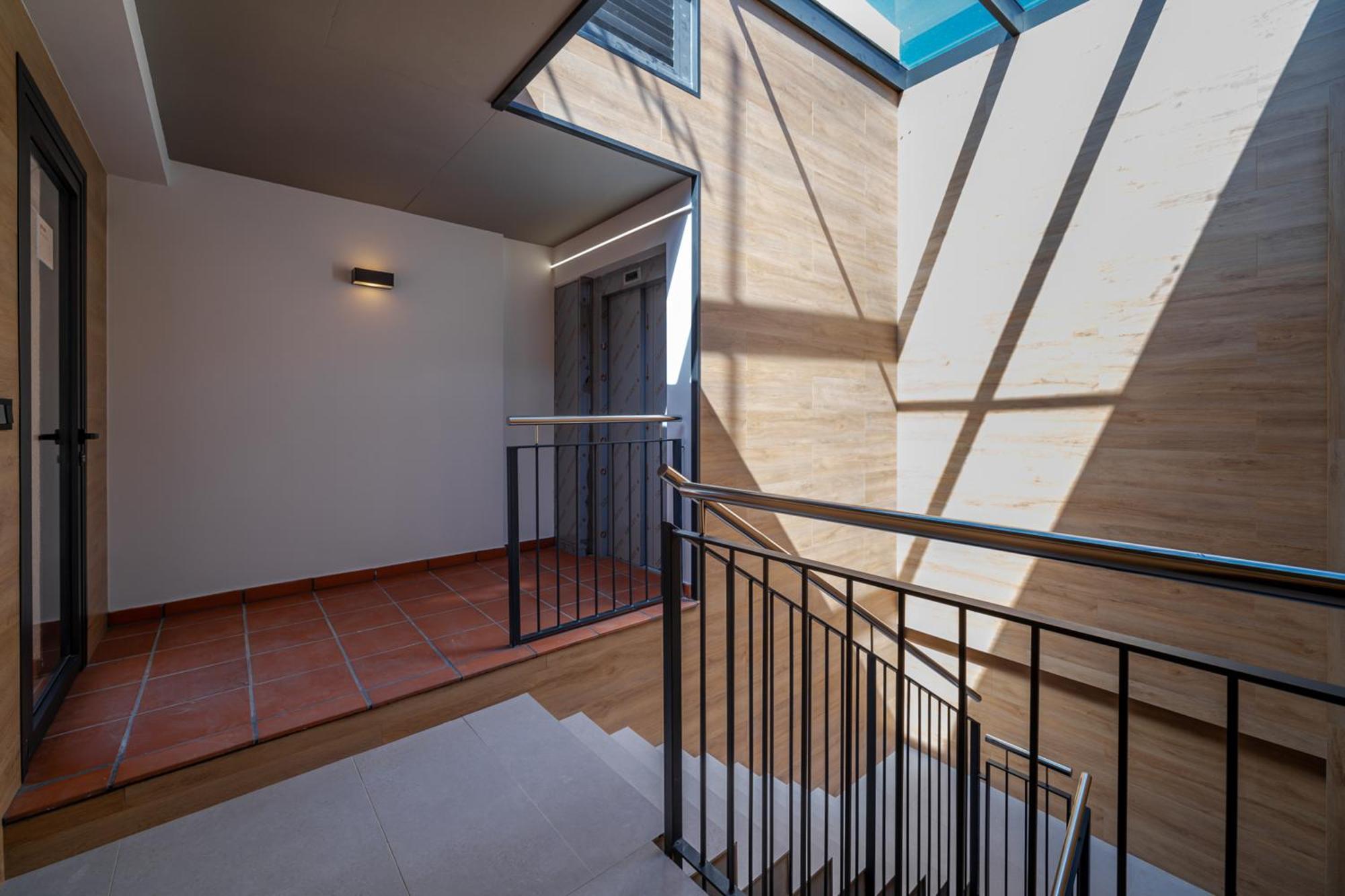 Limehome Barcelona Placa Pirineus L'Hospitalet de Llobregat Exterior photo